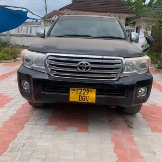 Bei Ya Toyota Land Cruiser V8 2014 Sokoni Dar es Salaam Tanzania