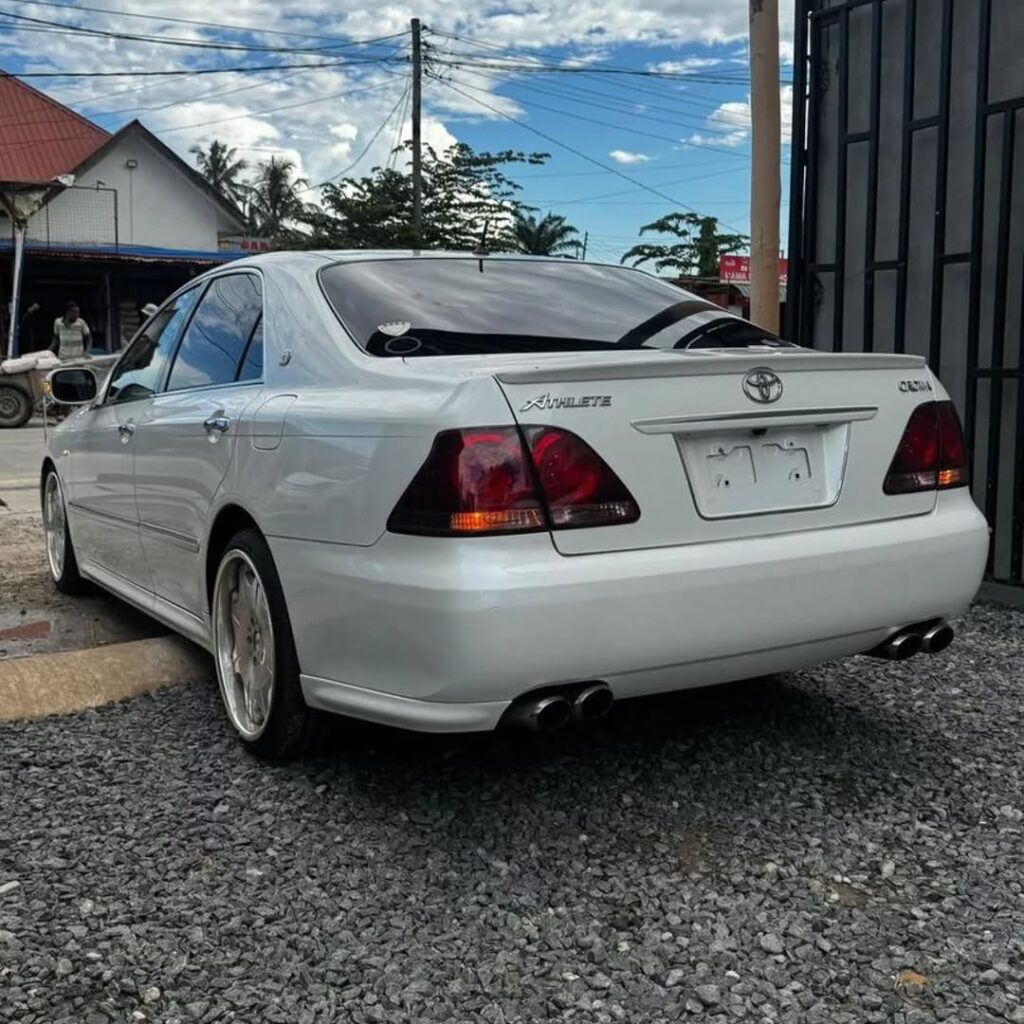 Used Toyota Crown 2006 for Sale in Dar es Salaam
