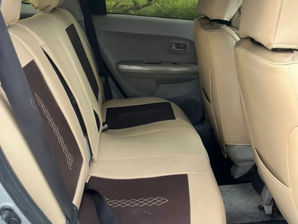 Toyota IST bei poa sokoni Dar es Salaam Tanzania