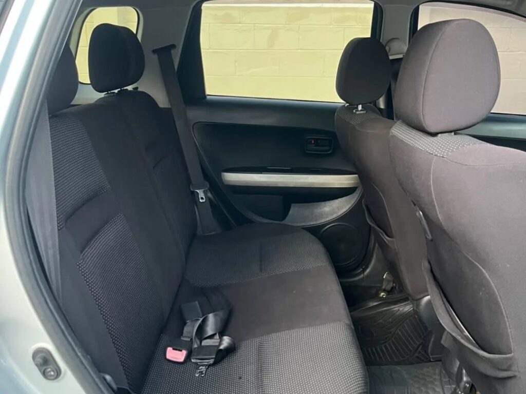 Toyota IST bei poa sokoni Dar es Salaam Tanzania