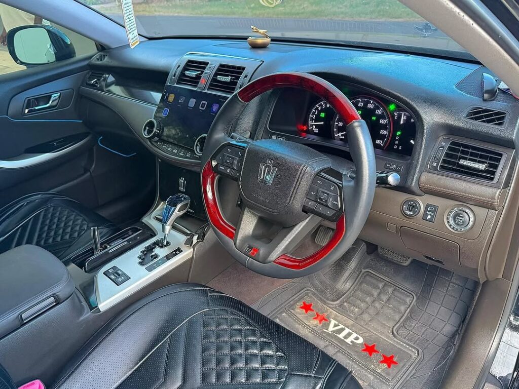 Bei ya Toyota Crown 2012 Sokoni Dar es Salaam Tanzania