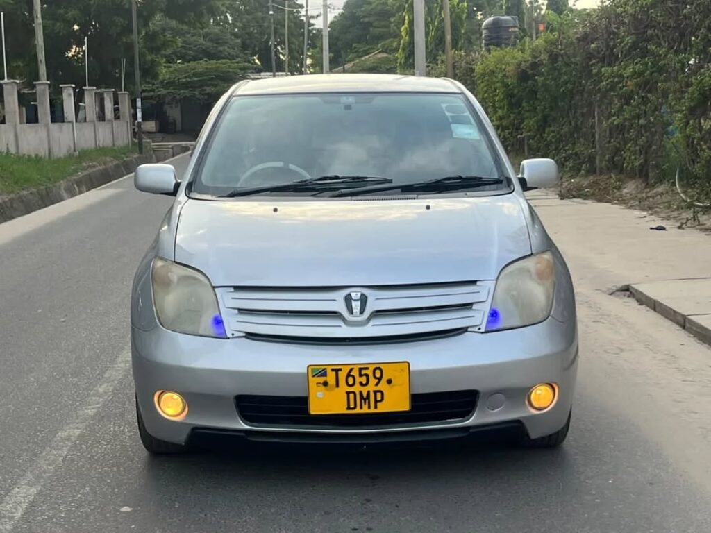 Bei ya Toyota IST 2005 Sokoni Dar es Salaam Tanzania