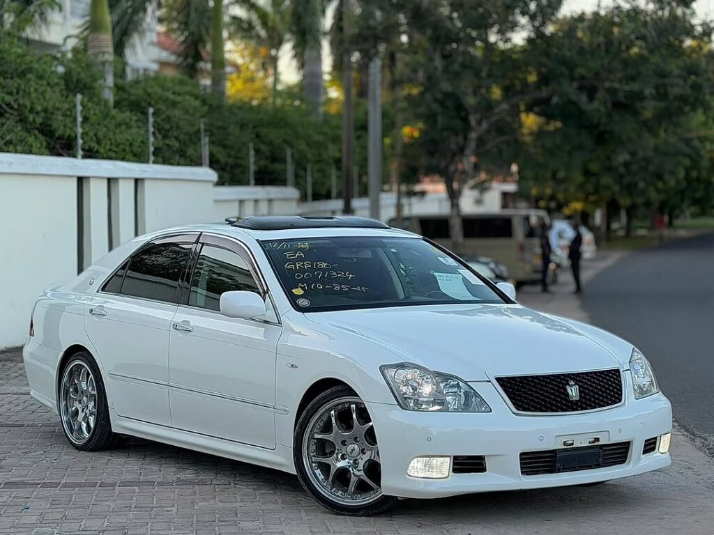 Price Of Toyota Crown 2006 for Sale in Tanzania