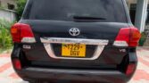 Toyota Land Cruiser V8 bei poa sokoni Dar es Salaam Tanzania
