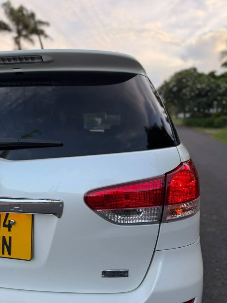 Toyota Wish 2010 Inauzwa Dar es Salaam Tanzania