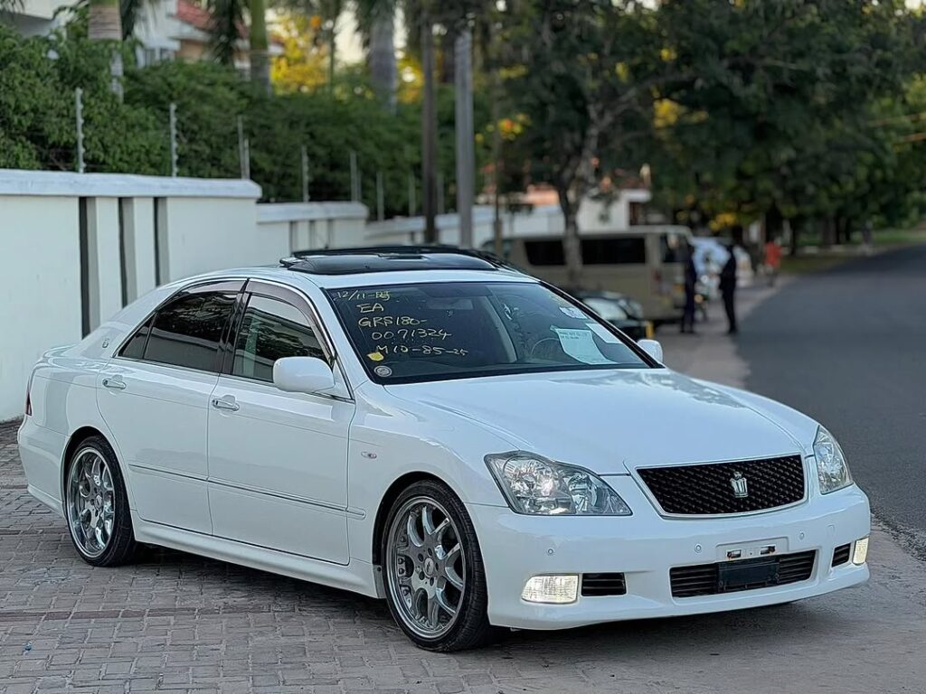 Toyota Crown 2006 for Sale in Dar es Salaam