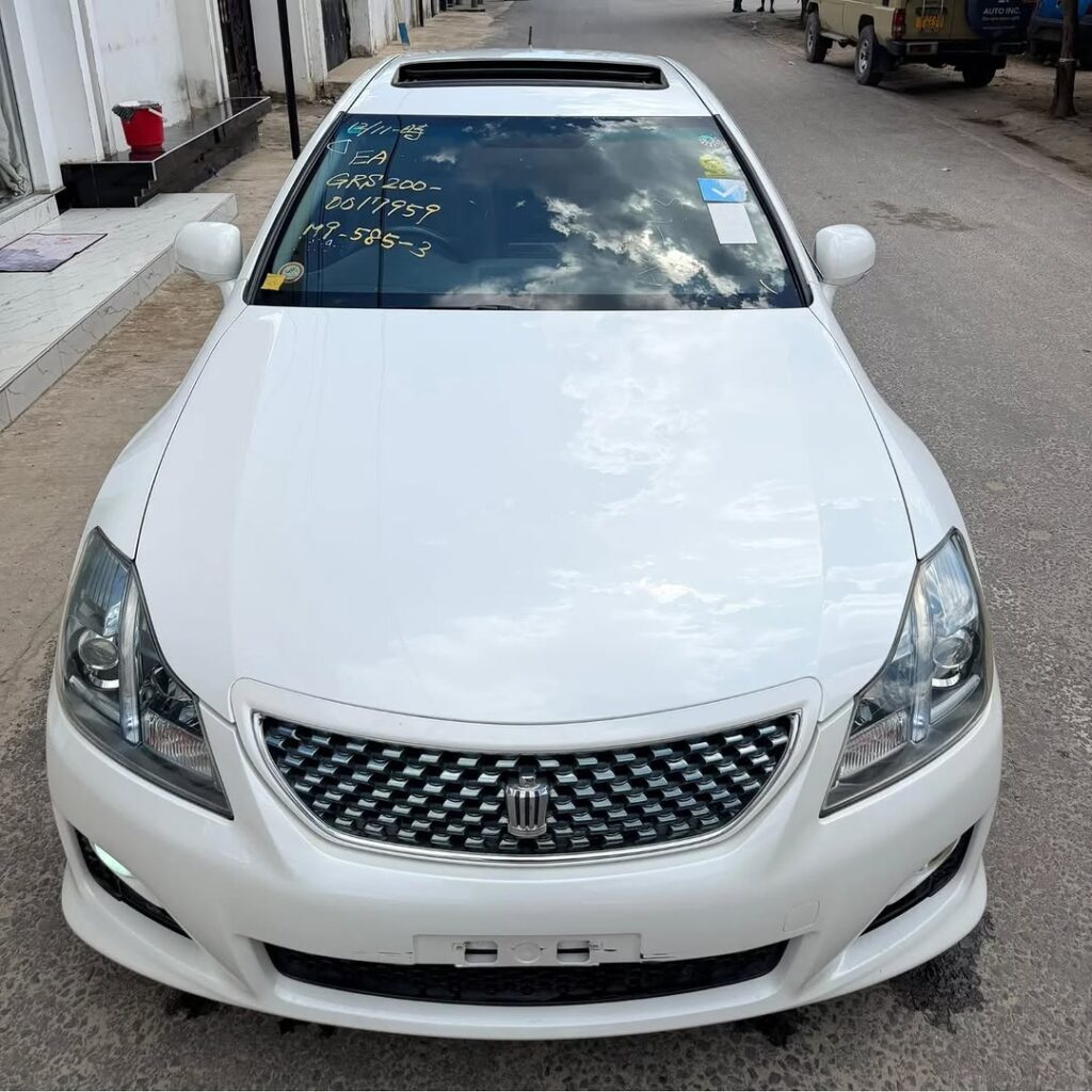 Magari Used Toyota Crown 2009 Dar es Salaam Tanzania