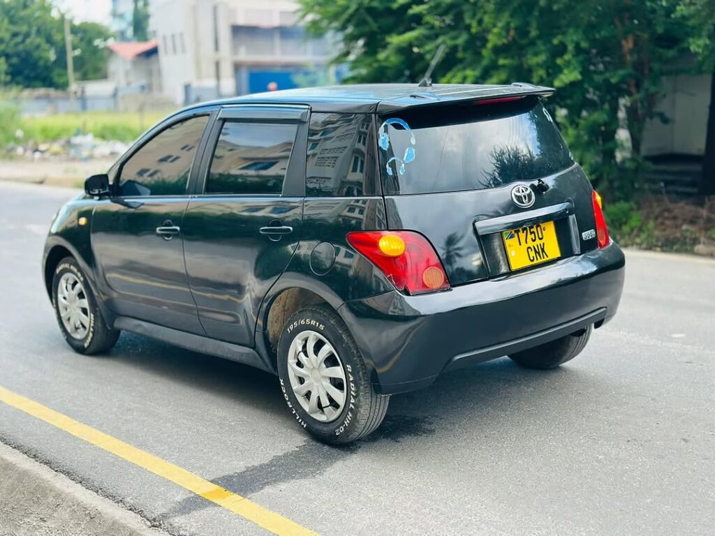 Price Toyota IST 2005 for Sale in Dar es Salaam