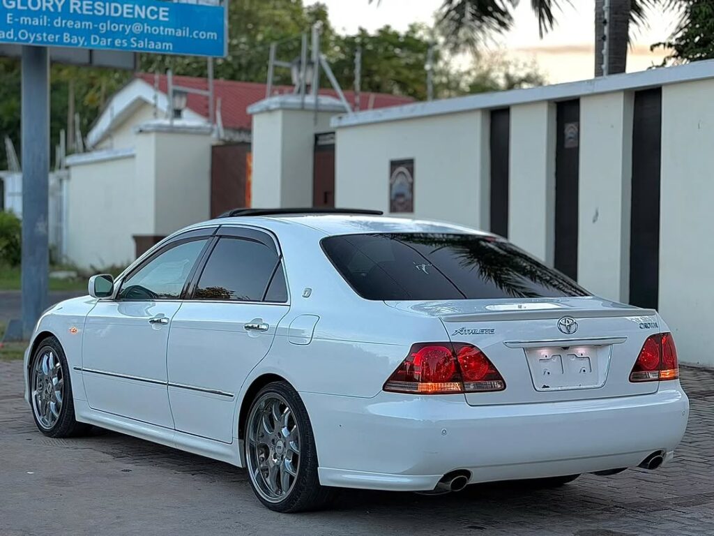 Price Of Toyota Crown 2006 for Sale in Tanzania