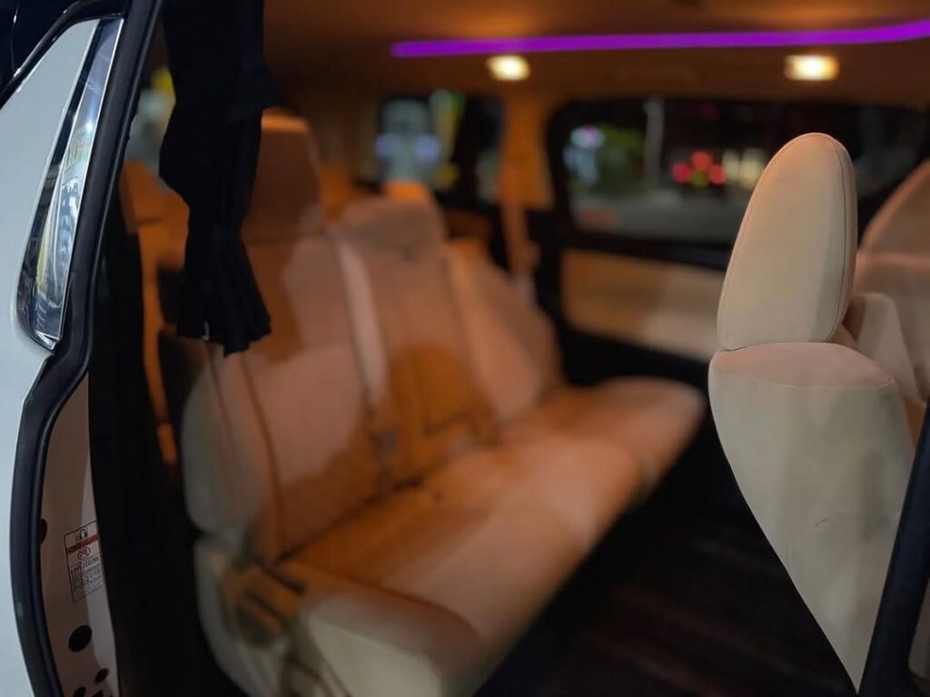 Toyota Alphard bei poa sokoni Dar es Salaam Tanzania