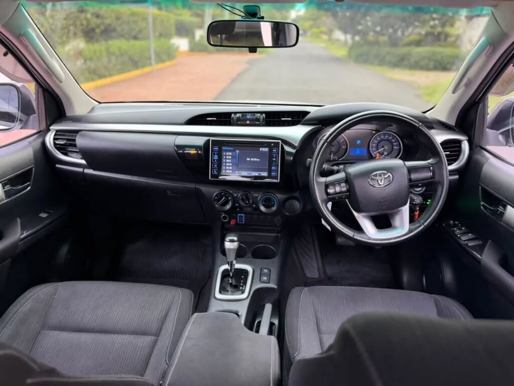 Magari Hilux 2018 lipo Dar es Salaam