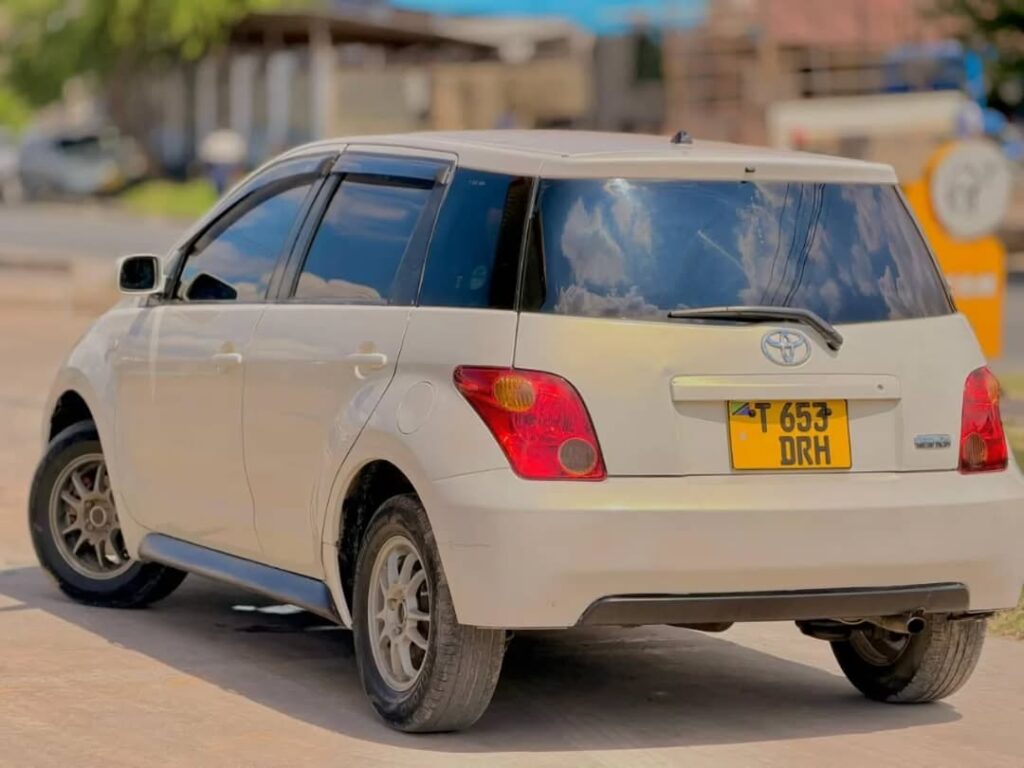 Magari Used Toyota IST 2004 Dar es Salaam Tanzania