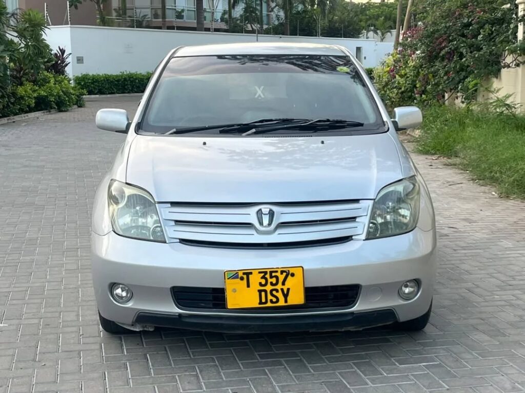 Magari Used Toyota IST 2005 Dar es Salaam Tanzania
