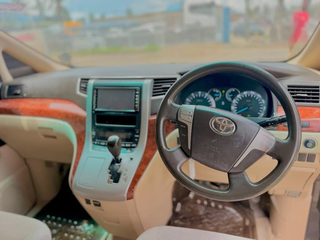Magari Alphard 2009 lipo Dar es Salaam