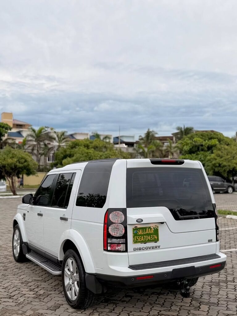 Land Rover Discovery 4 2014 Inauzwa Dar es Salaam Tanzania