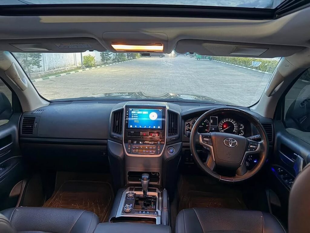 Magari Land Cruiser V8 2021 lipo Dar es Salaam