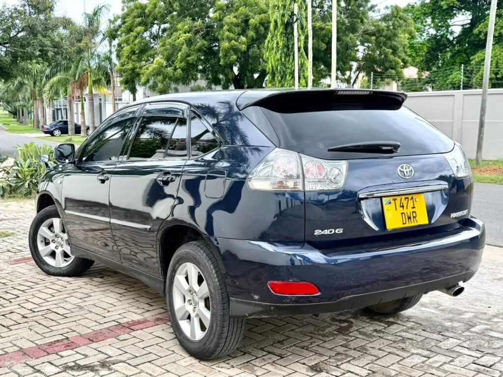 Price Toyota Harrier 2005 for Sale in Dar es Salaam