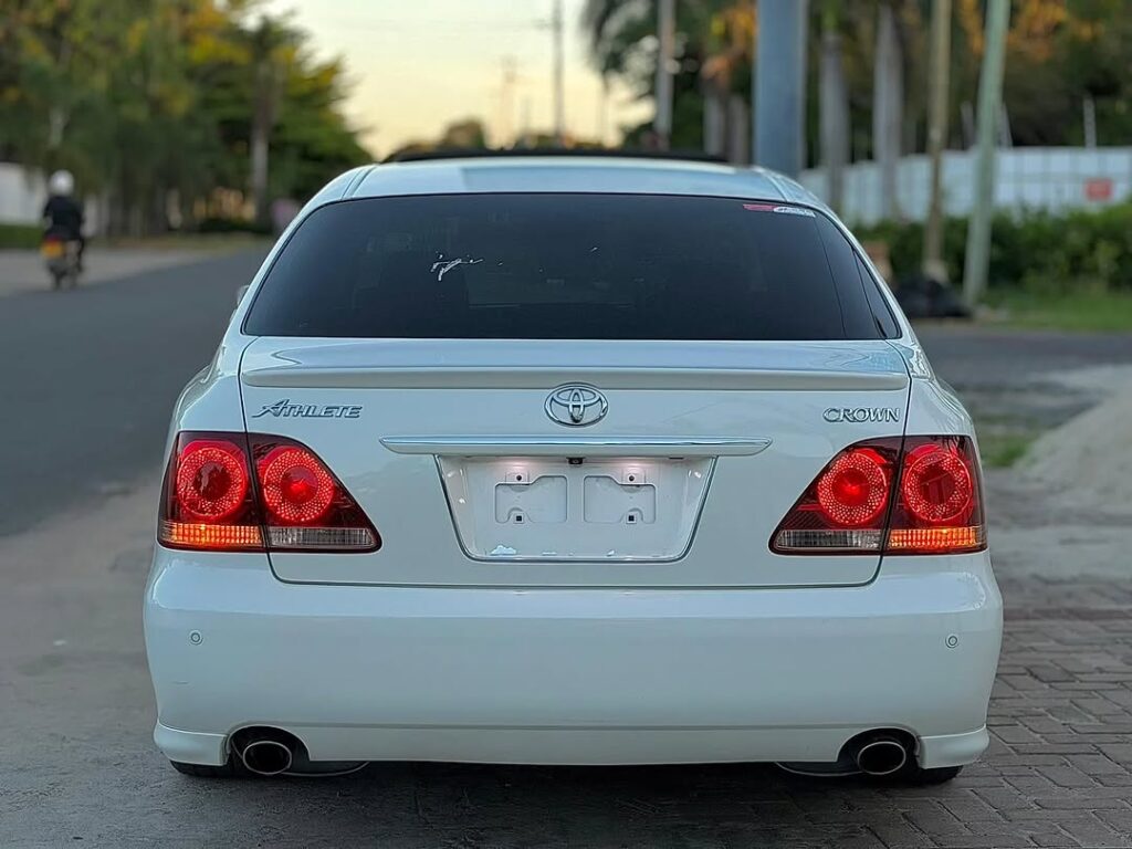 Used Toyota Crown 2006 for Sale in Dar es Salaam