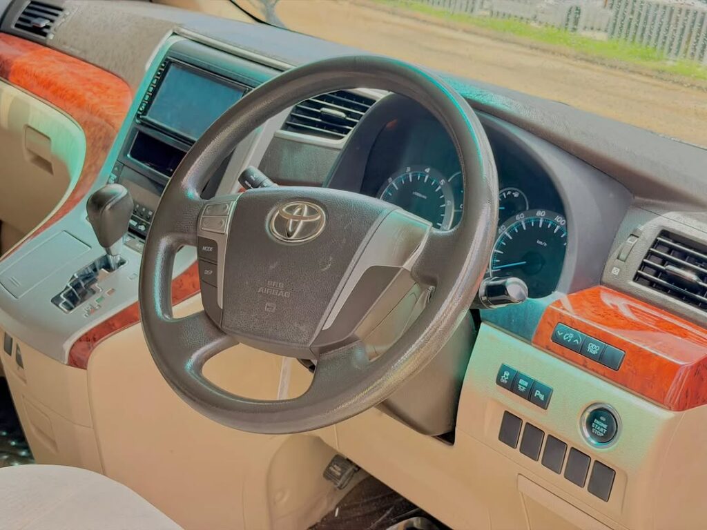 Magari Sokoni Toyota Alphard ya Bei Poa 2009