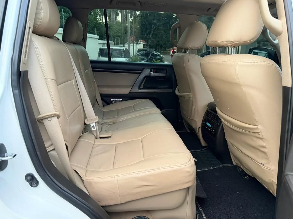 For Sale Toyota Land Cruiser V8 2009 in Dar es Salaam