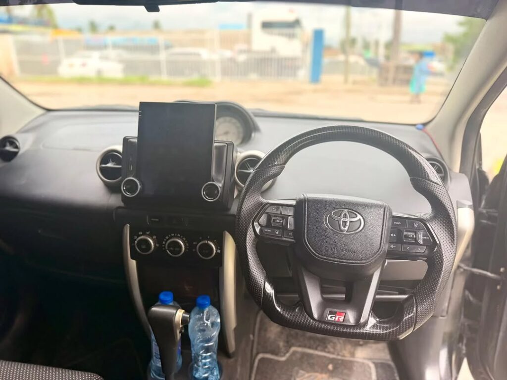 Bei ya Toyota IST 2004 Sokoni Dar es Salaam Tanzania
