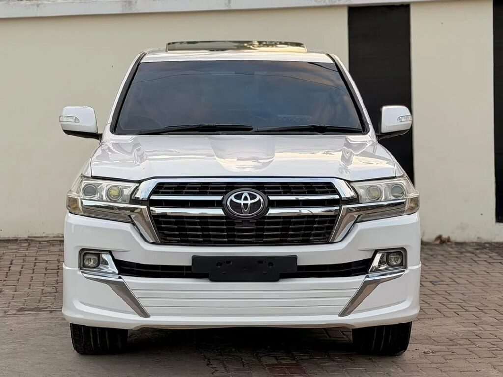 Toyota Land Cruiser V8 2009 for Sale in Dar es Salaam