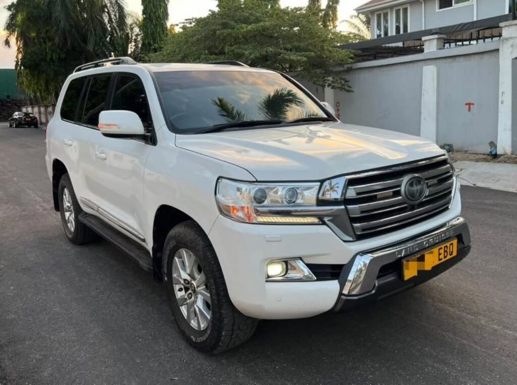 Bei ya Toyota Land Cruiser V8 2016 Sokoni Dar es Salaam Tanzania