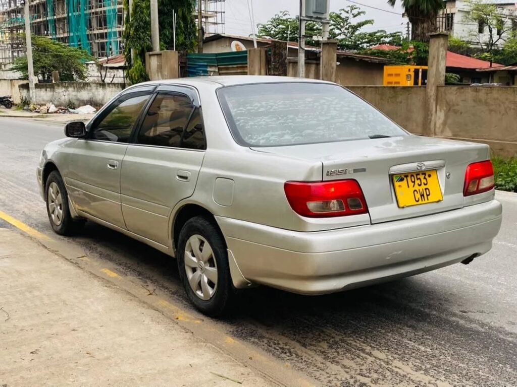 Used Toyota Carina 2001 for Sale in Dar es Salaam
