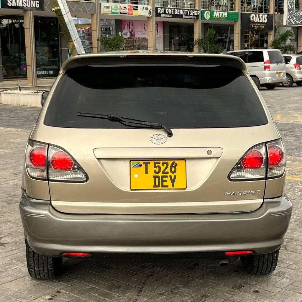 Toyota Harrier bei poa sokoni Dar es Salaam Tanzania
