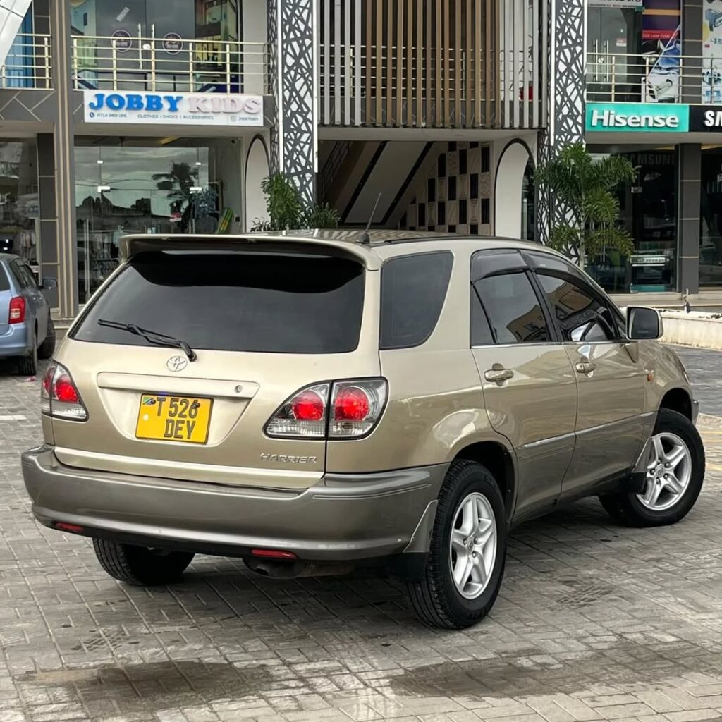 Magari Sokoni Toyota Harrier ya Bei Poa 2002