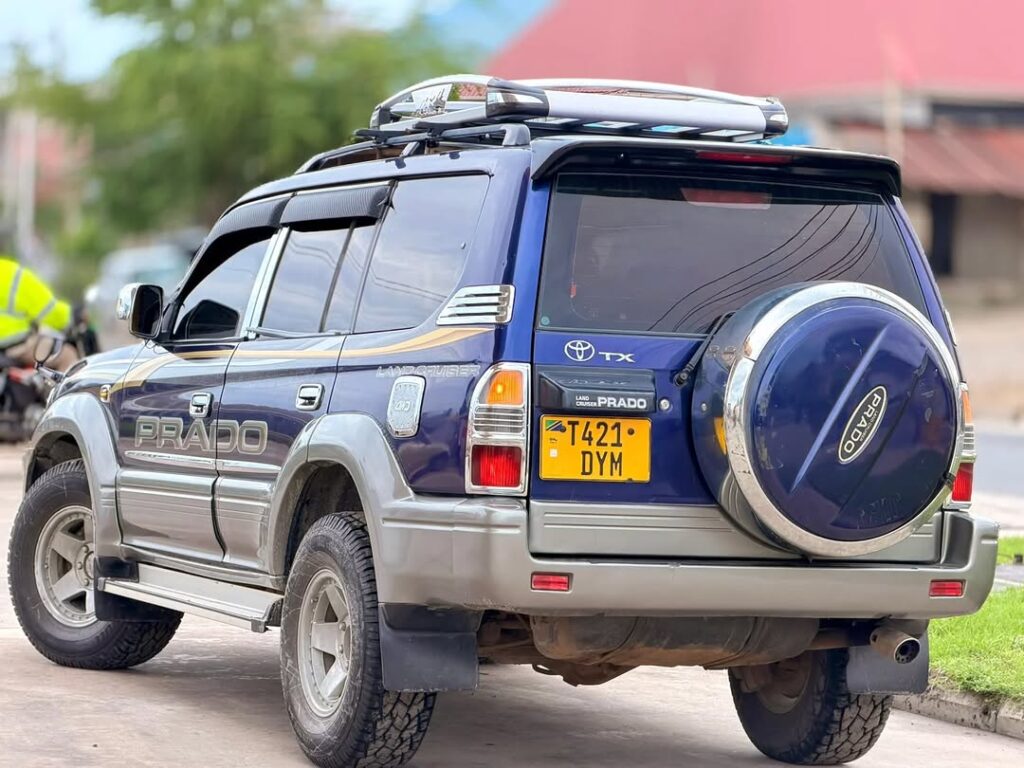 Toyota Land Cruiser Prado 2004 Inauzwa Dar es Salaam Tanzania