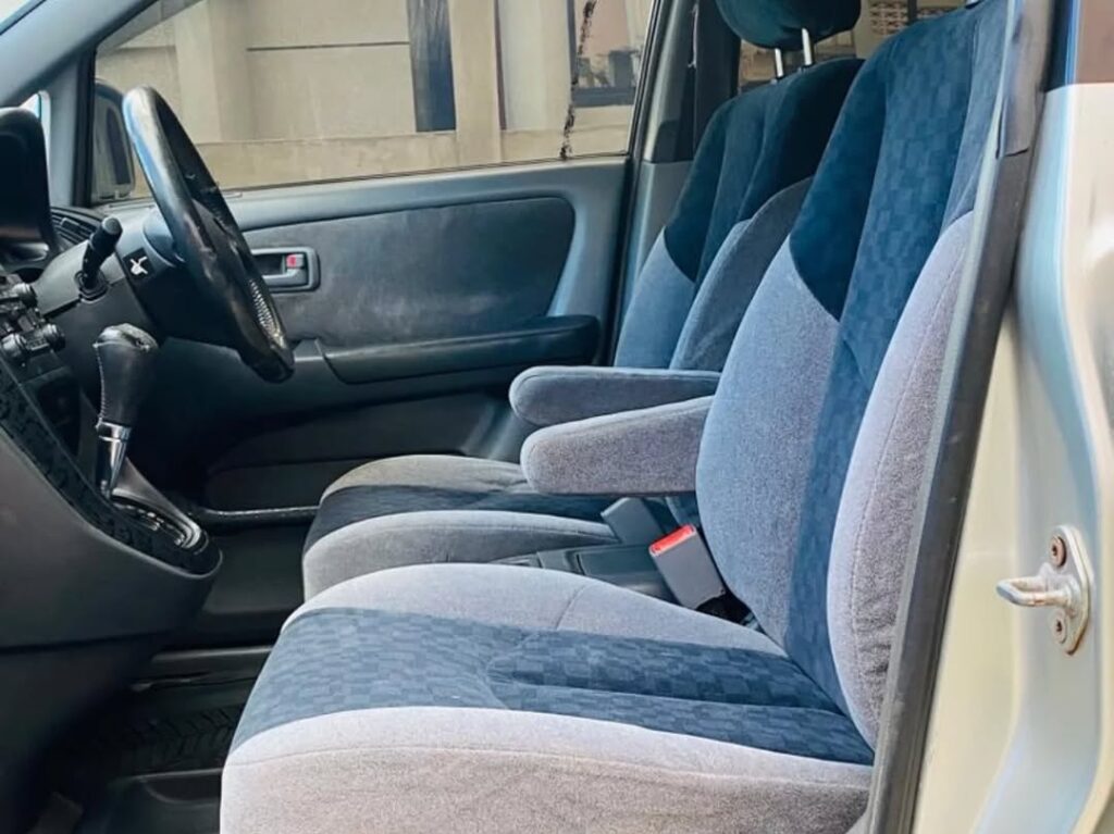Toyota Harrier bei poa sokoni Dar es Salaam Tanzania