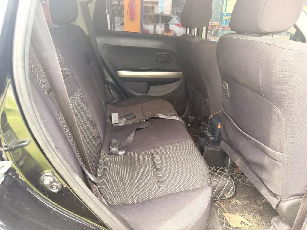 Toyota IST bei poa sokoni Dar es Salaam Tanzania