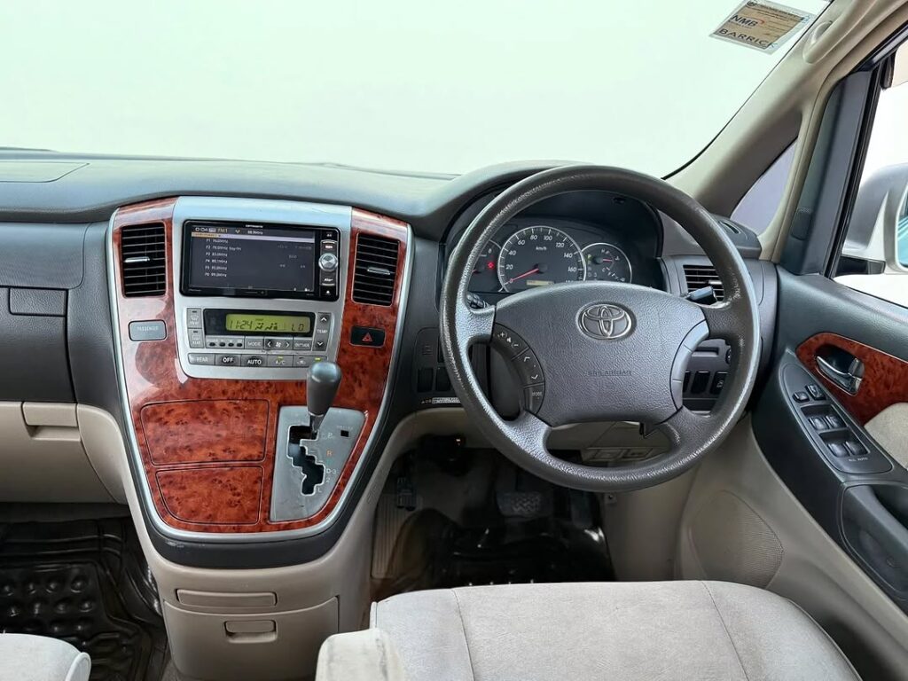 Toyota Alphard bei poa sokoni Dar es Salaam Tanzania