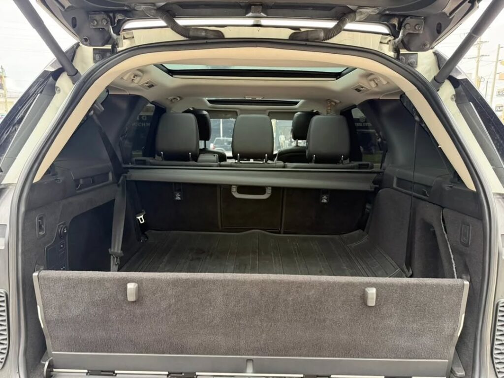 Magari Sokoni Land Rover Discovery 5 ya Bei Poa 2018