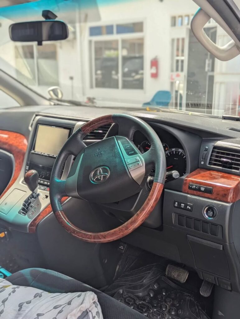 Price Of Toyota Vellfire 2010 for Sale in Tanzania