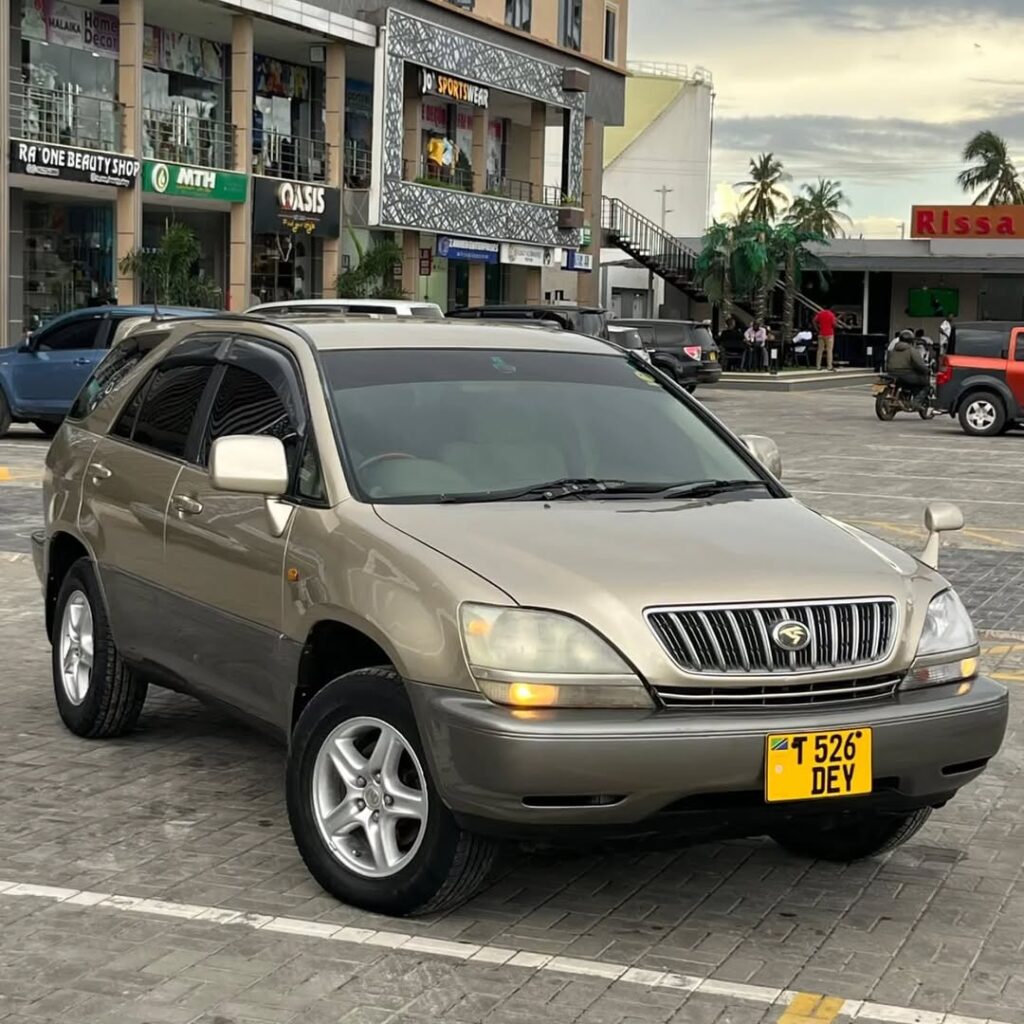 Toyota Harrier bei poa sokoni Dar es Salaam Tanzania