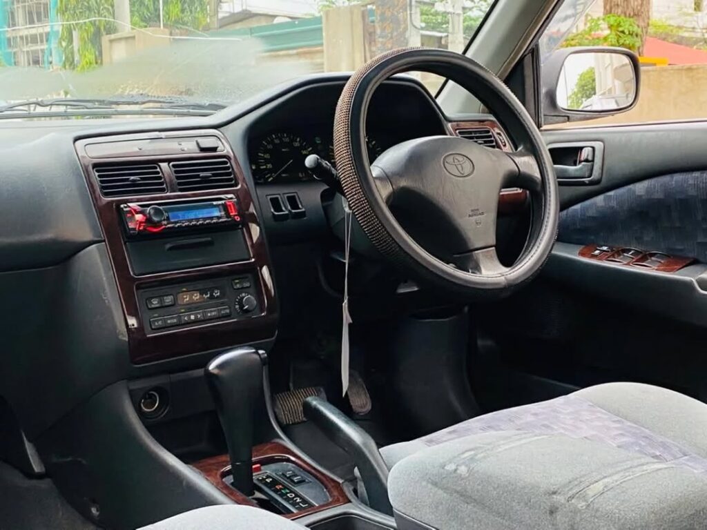 Toyota Carina 2001 for Sale in Dar es Salaam