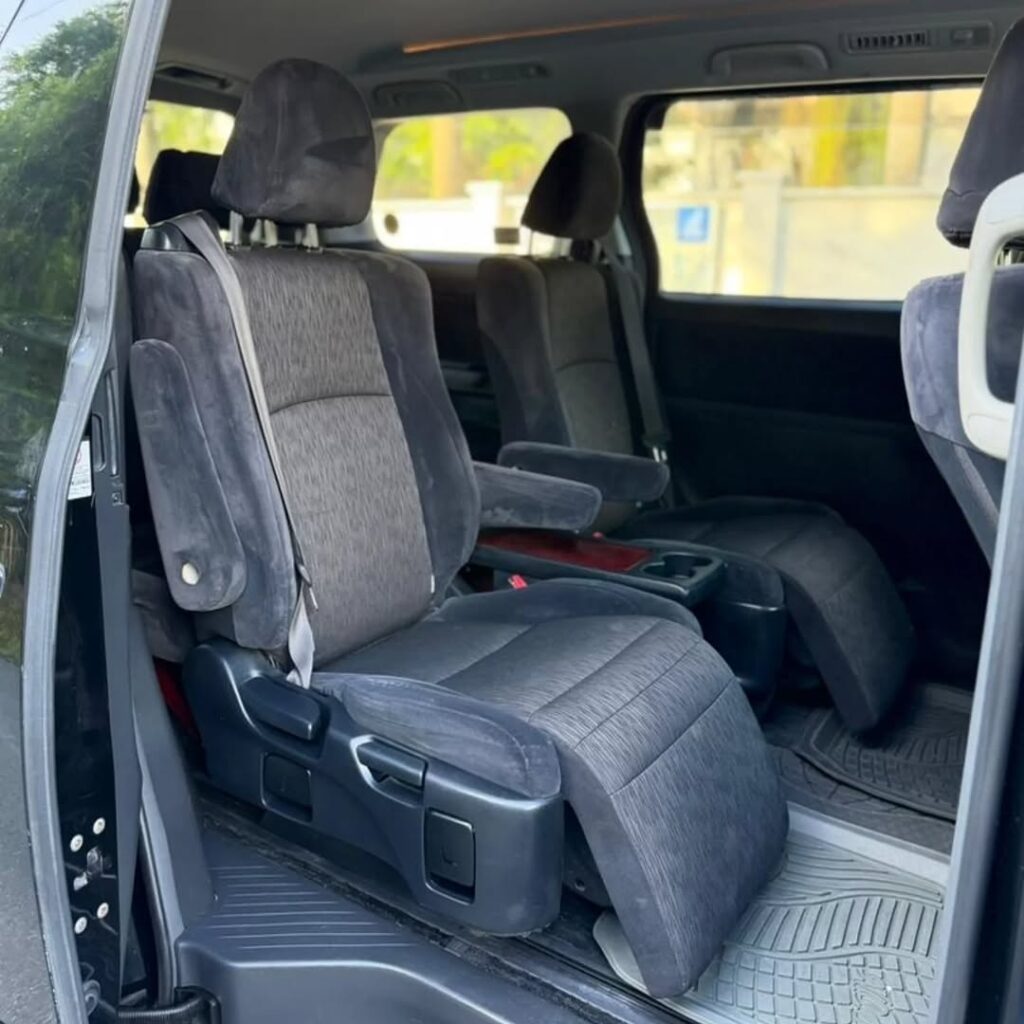 Toyota Alphard bei poa sokoni Dar es Salaam Tanzania
