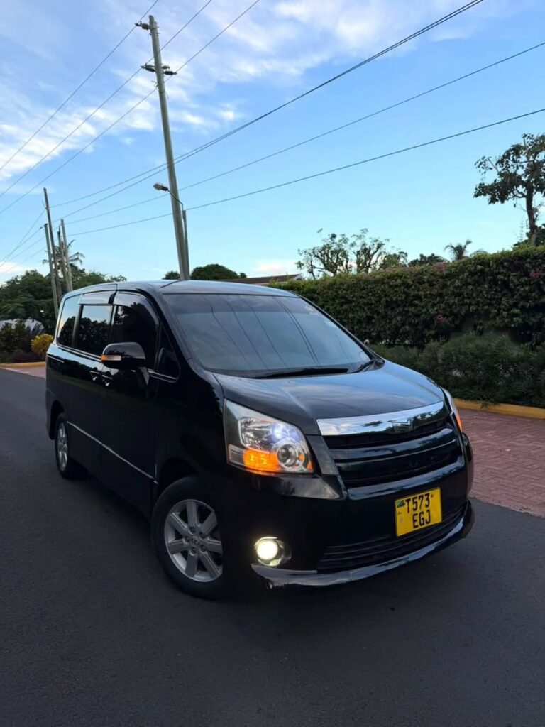Magari Used Toyota Noah 2009 Dar es Salaam Tanzania
