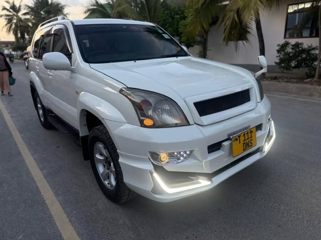 Magari Used Toyota Land Cruiser Prado 2007 Dar es Salaam Tanzania