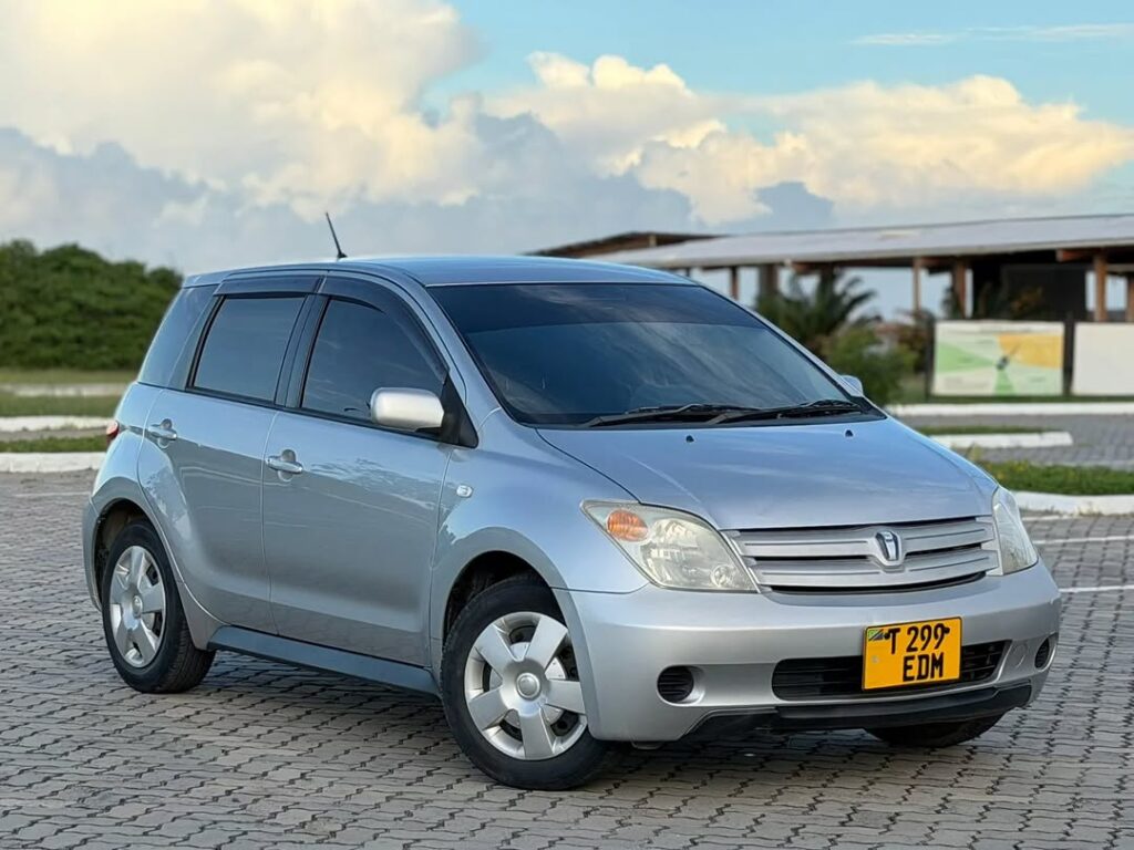 Used Toyota IST 2004 for Sale in Dar es Salaam