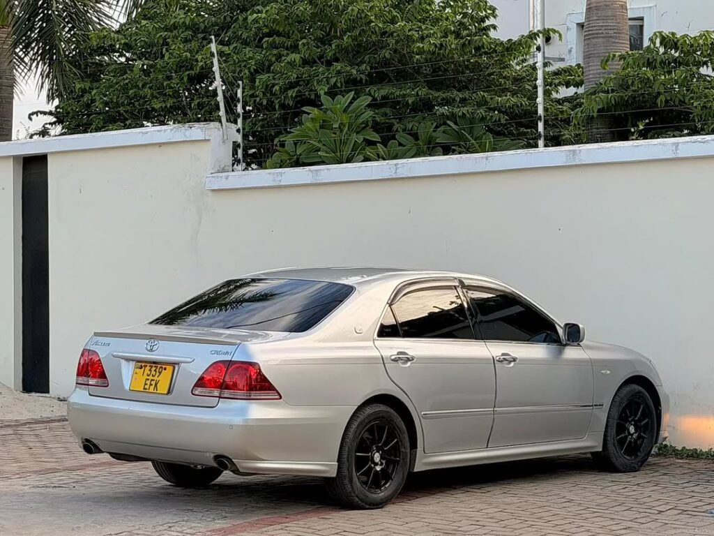 Buy Toyota Crown 2005 for Sale in Dar es Salaam