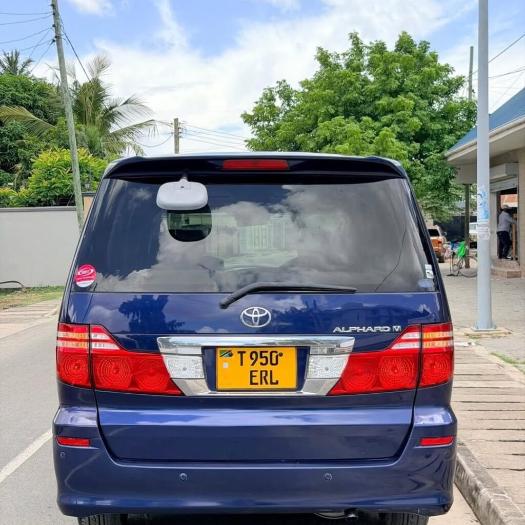 Toyota Alphard bei poa sokoni Dar es Salaam Tanzania
