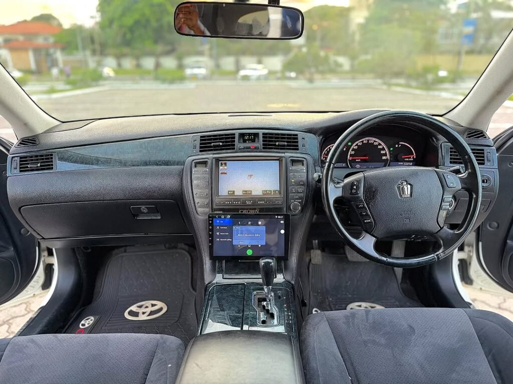 Price Of Toyota Crown 2004 for Sale in Tanzania