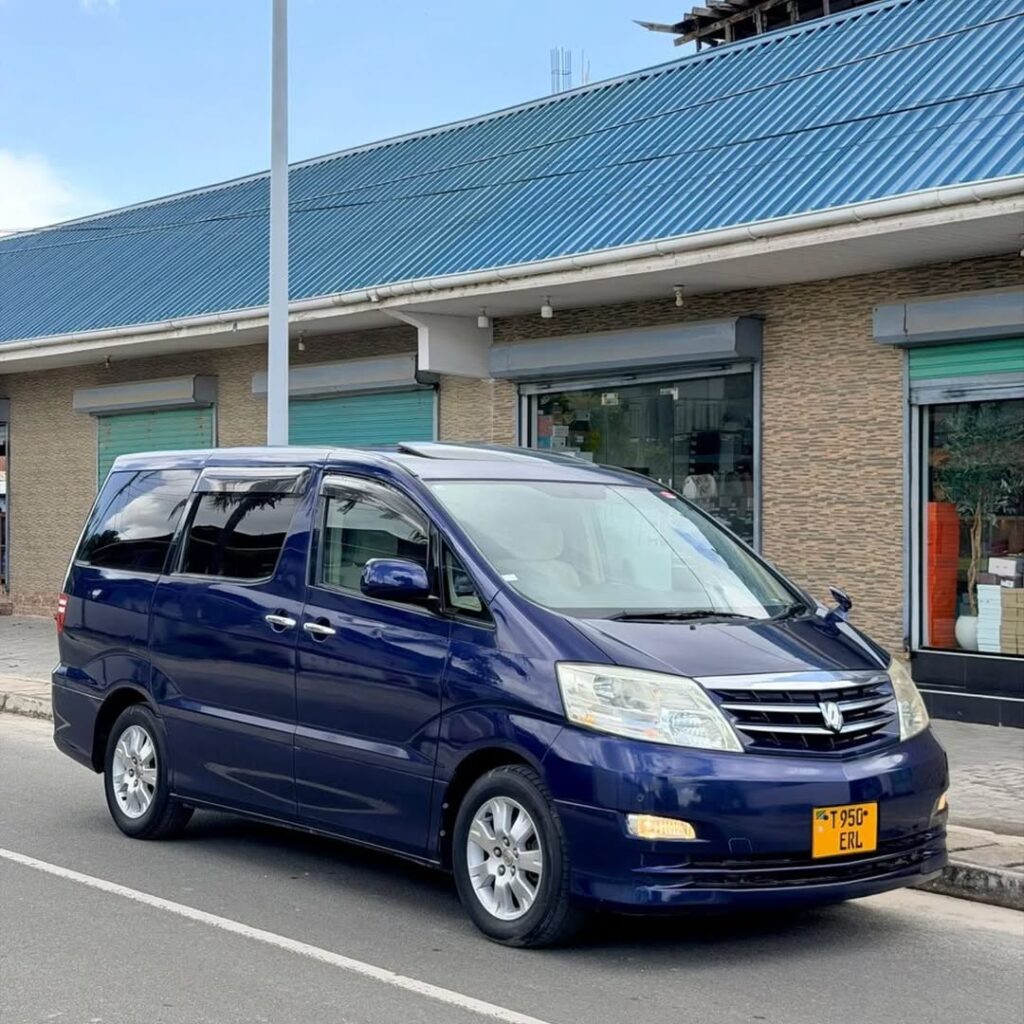 Toyota Alphard 2006 Inauzwa Dar es Salaam Tanzania