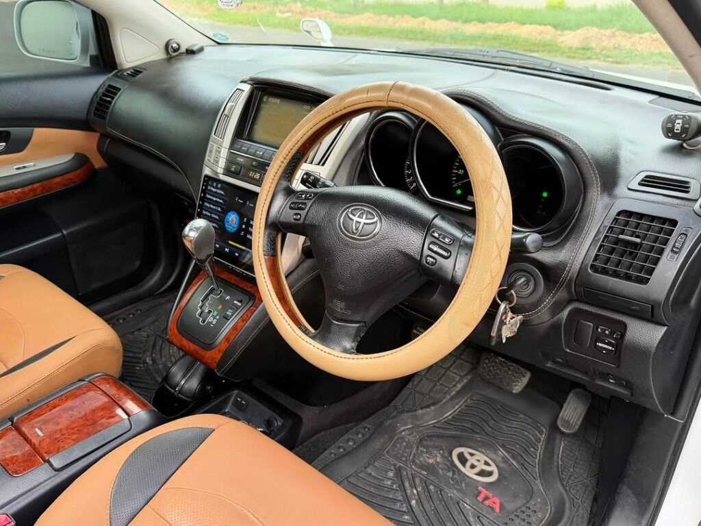 Price Toyota Harrier 2006 for Sale in Dar es Salaam