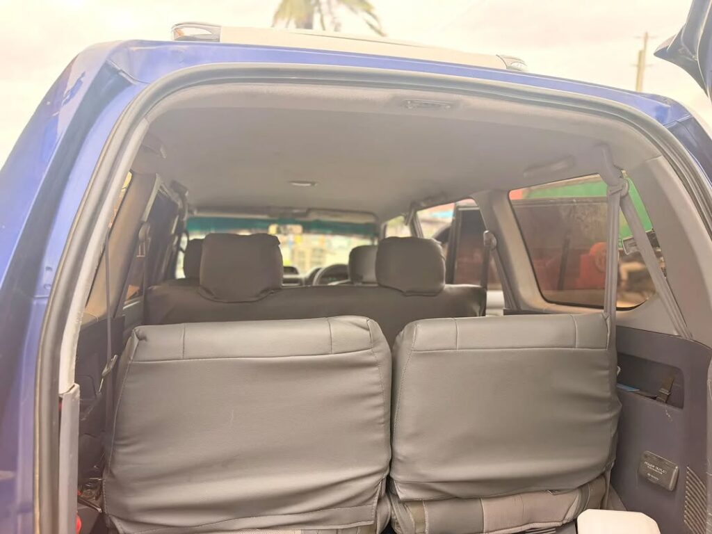 Toyota Land Cruiser Prado bei poa sokoni Dar es Salaam Tanzania