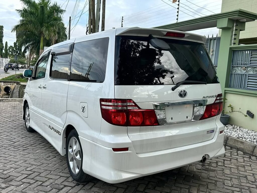 Bei ya Toyota Alphard 2007 Sokoni Dar es Salaam Tanzania
