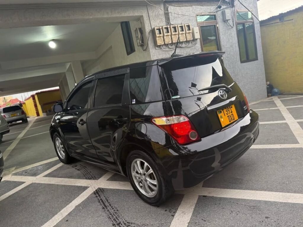 Magari Used Toyota IST 2006 Dar es Salaam Tanzania